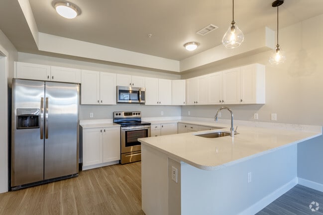 1BR, 1BA - The Railway