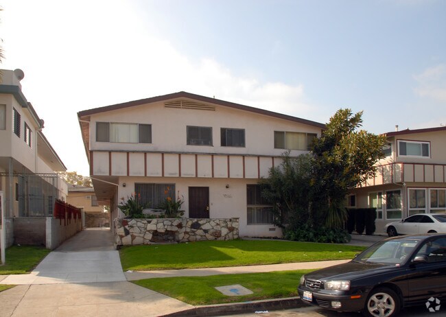 Building Photo - 8526 Saturn St Rental