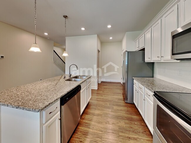 Photo - 353 Macroom Ct