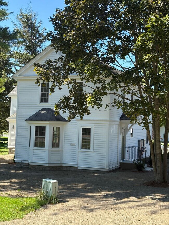Building Photo - NEW Luxury 2 Bedroom apartments! Unit East Cottage (A)