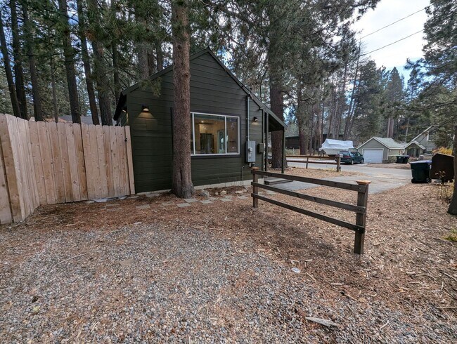 1061 Reno Ave