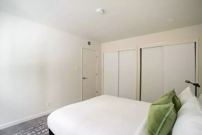 Photo - 570 Boden Way