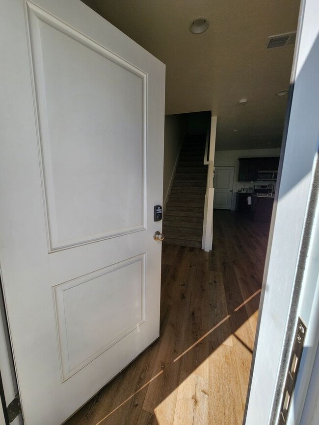 Photo - Beautiful Modern Townhome with Spacious La...