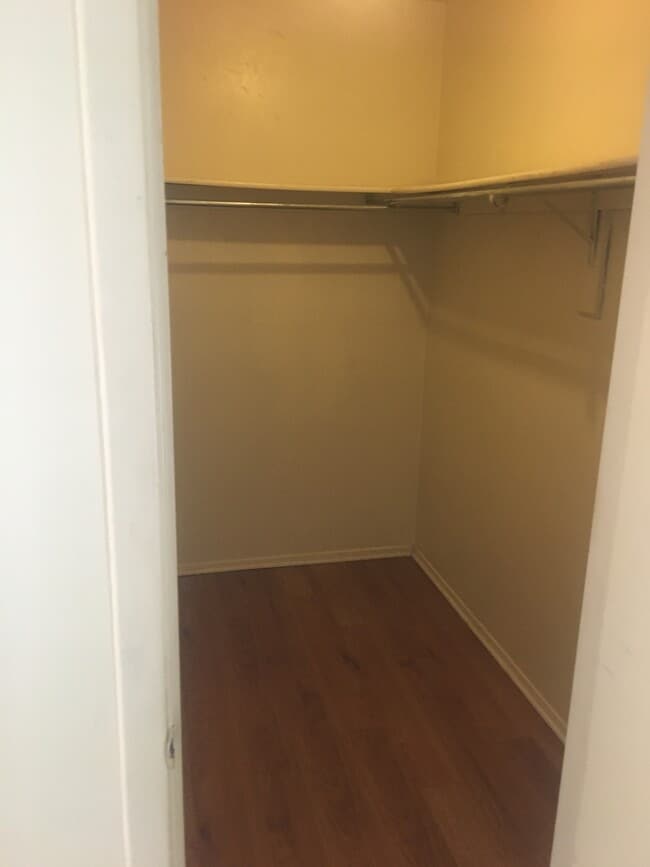 Photo - Hampshire Apartments