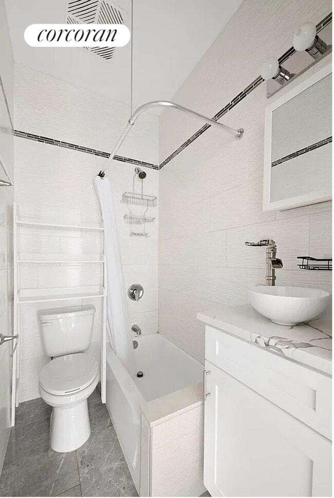 Photo - 47 W 71st St Apartment