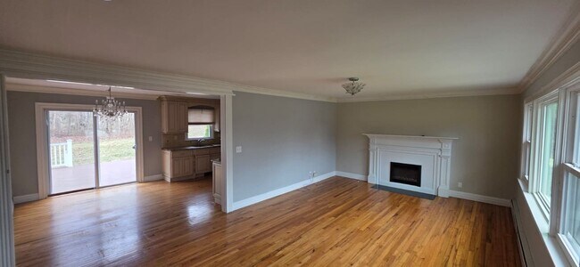 Photo - Single Family Home in Trumbull for Rent