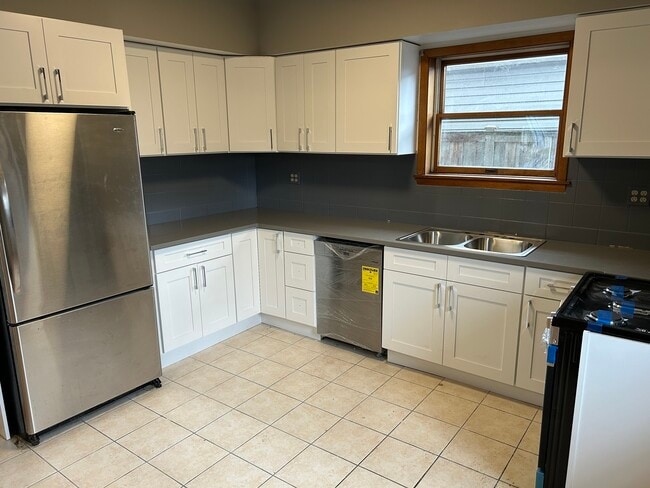 Photo - 5406 N Lovejoy Ave