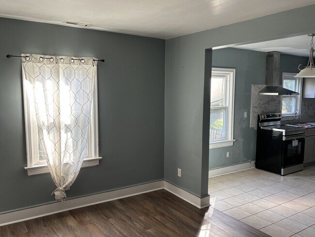 Photo - 2506 E Lexington Ave