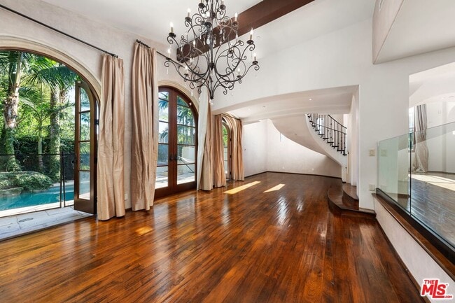 Photo - 746 Norway Ln House