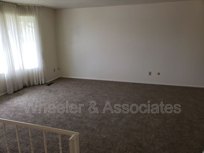 Photo - 137 E 5250 S