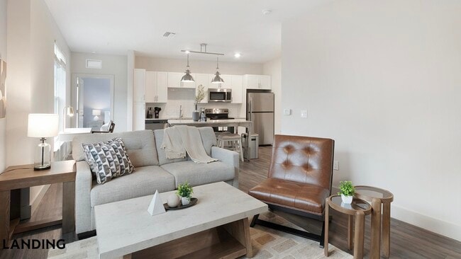 Building Photo - 5885 Lakehurst Dr