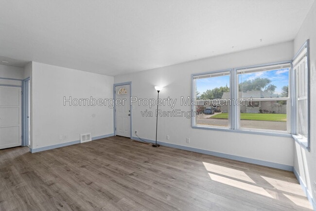 Photo - 10106 N Wesley St