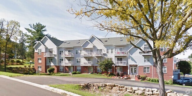 Building Photo - Oak Creek Woods Apartments