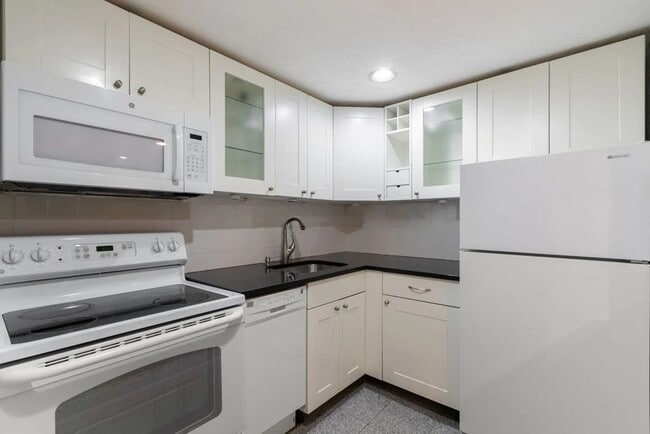 Photo - 30 Peterborough St Condo Unit G