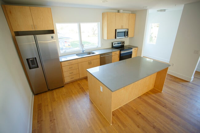 Photo - 1300 Francis Ave