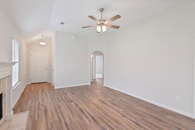 Photo - 2026 Dawsons Ml Ln