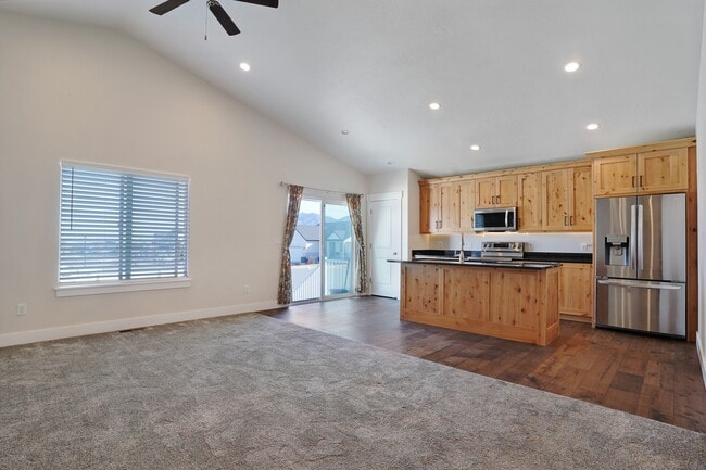 Photo - 336 Destiny Wy