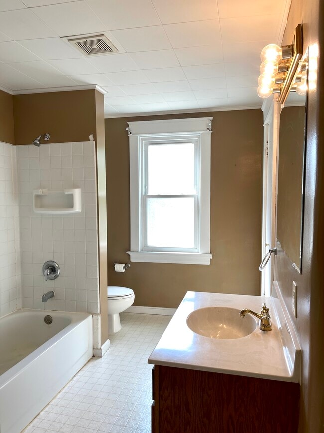 Photo - 111 S Edgewood Ave