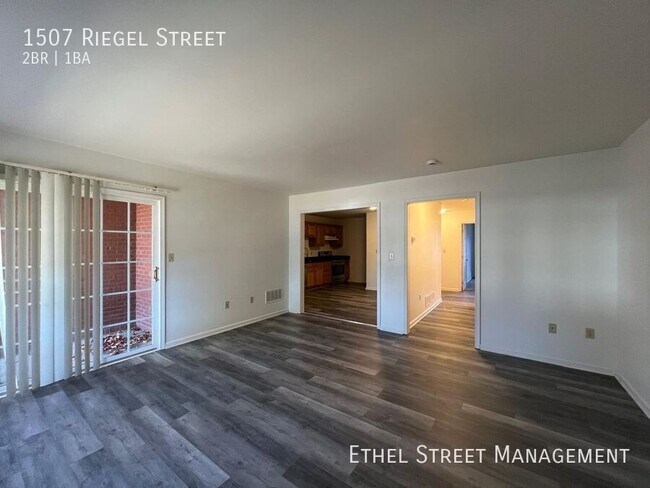 Photo - 1507 Riegel St