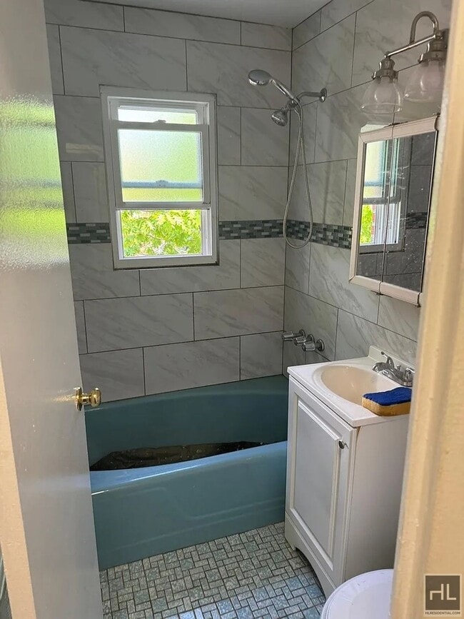 Photo - VAN NEST AVENUE Unit 2