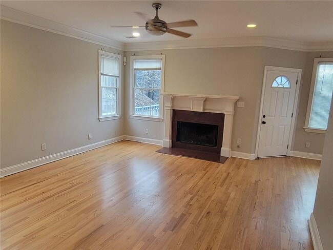 51 Little St SE