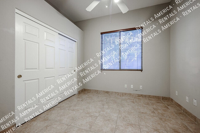 4240 E Molly Ln