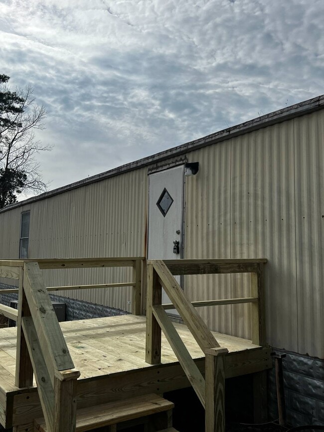 Building Photo - 312 Becky Ln