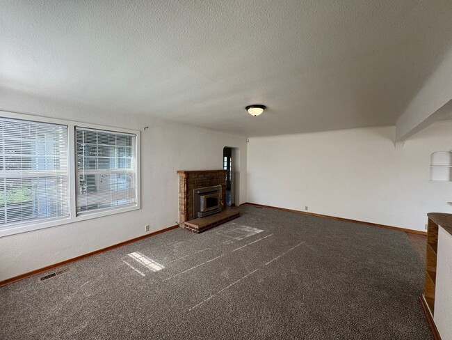 1320 Beaudry Rd