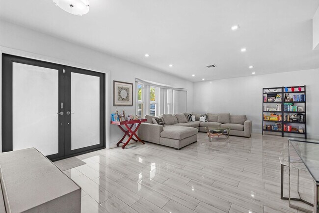 Building Photo - 3500 N 46th Ave