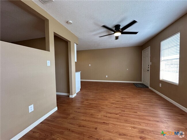 Building Photo - 1409 N Bishop St Unit 10 Rental