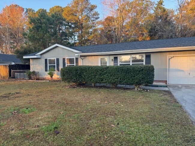 Building Photo - 222 Poplar Rd