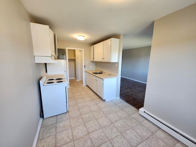 Photo - 15 Reading Crescent Unit 5