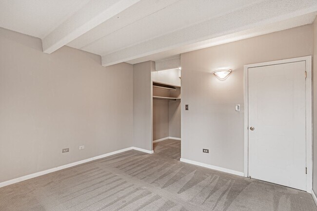 Photo - 2 Bedroom 2 Bath Home in Denver with Balco...