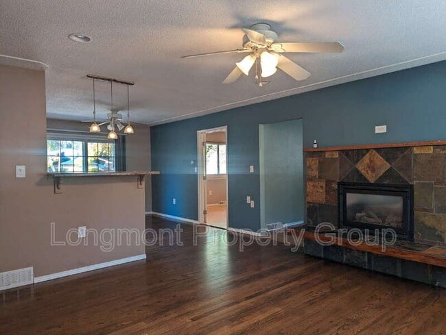 Photo - 305 Cottonwood Ct
