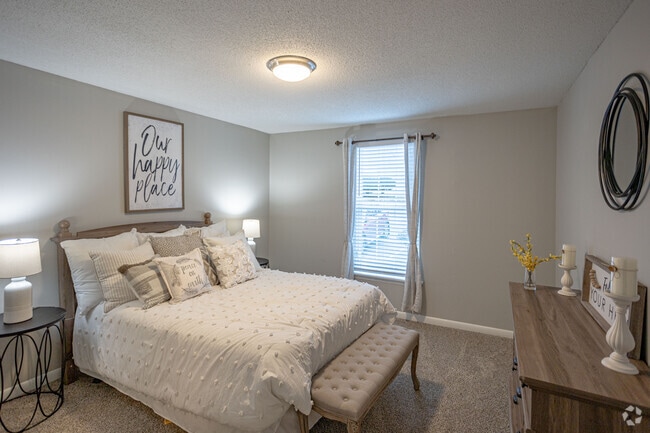 2BR, 1.5BA - 980SF