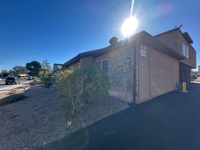 Photo - 2 Bedroom Upstairs Condo with Bonus Room Near UNLV! Unit D