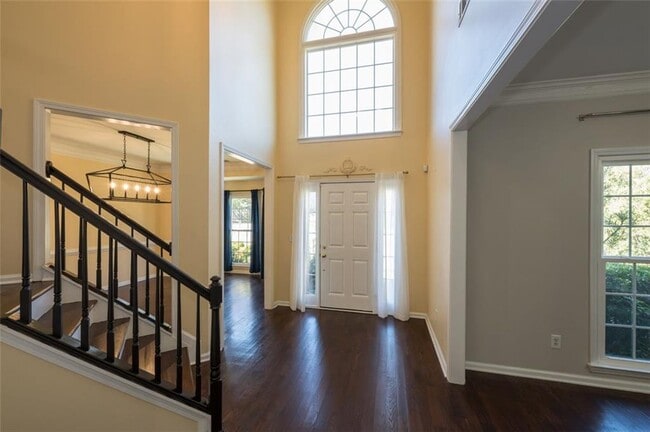 Photo - 2433 Gablewood Dr NE