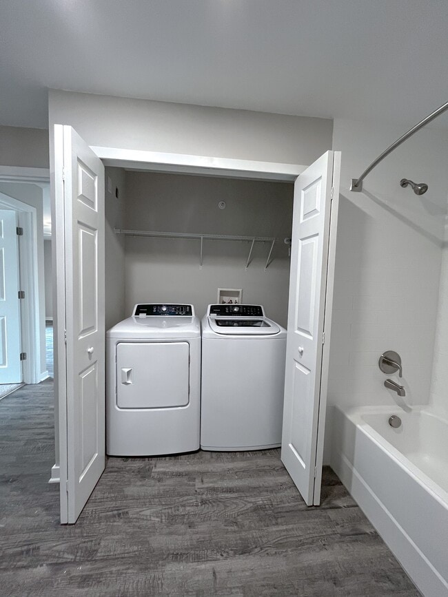 Photo - Saw Mill Village Apartments