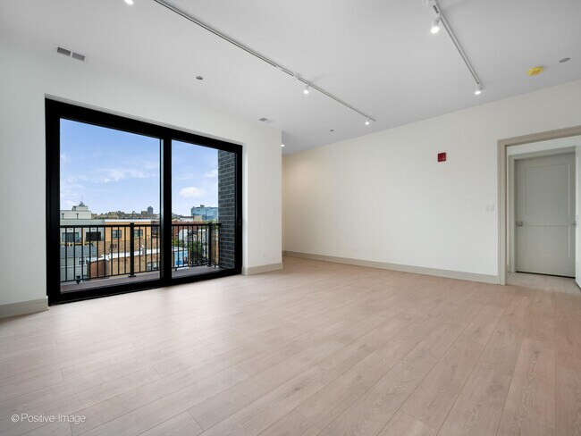 Photo - 3202 N Racine Ave Unidad 205