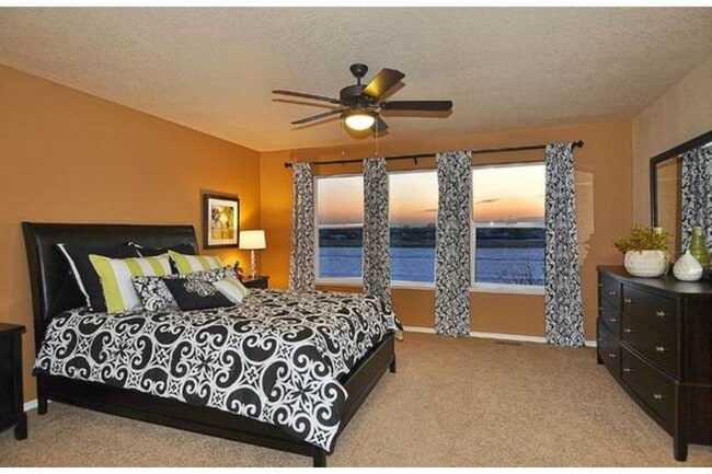 Photo - 2121 Saison St