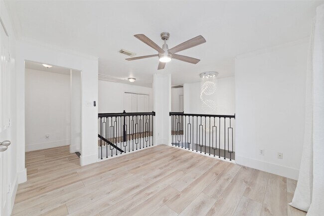 Building Photo - 5214 Bay Pines Dr