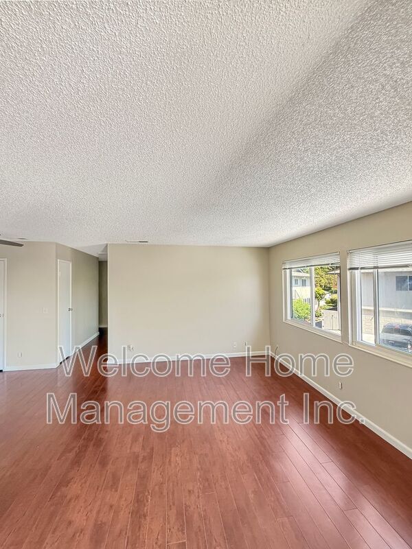 Photo - 1037 Mohr Ln