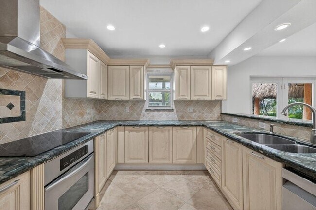 Photo - 2213 NE 16th St