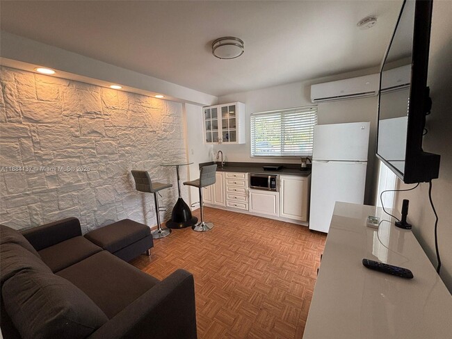 Photo - 14615 N Miami Ave Unit 1
