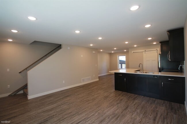 Photo - 3 br, 2.5 bath Townhome - Whistle Stop Tow...