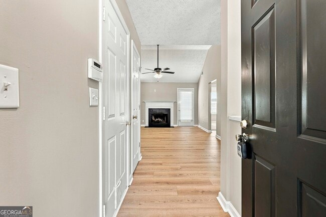 Photo - 195 Creekside Dr