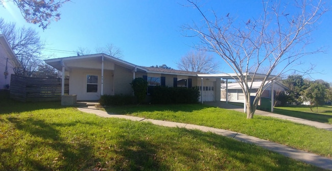 Building Photo - 4818 Cambray Dr Rental