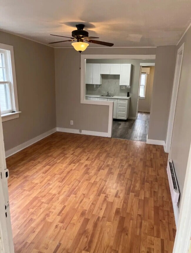 Photo - 58 Reaume Ave