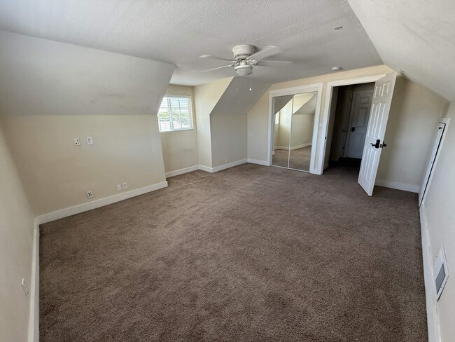 409 Elsinore Dr