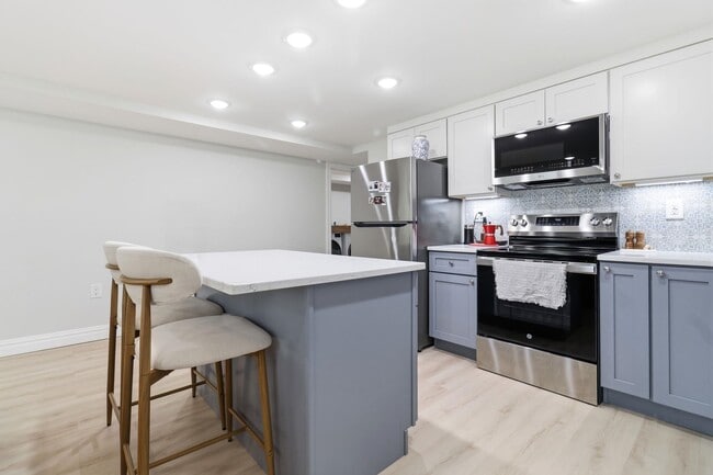 Photo - 461 Pavonia Ave